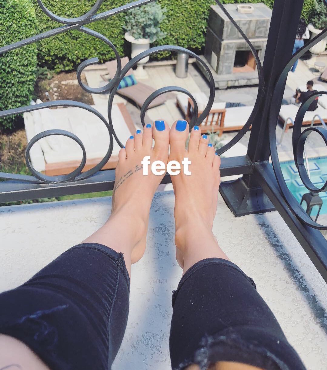 Corinna Kopf Feet